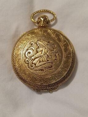 Vintage Max Factor Aquarius  Creme Perfume Compact Pocket Watch Gold Tone 1970s